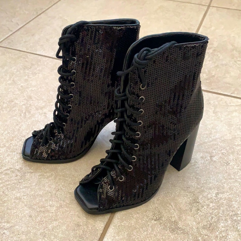 🪩✨NEW Sequined Black Lace Up Square Toe Heels